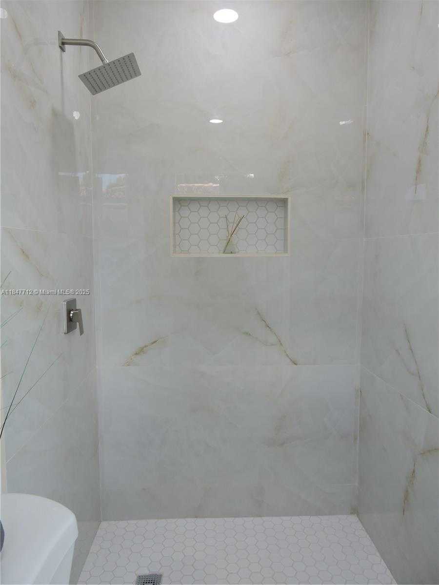 Small Image of 2040 NORTH WEST 185TH TER, Miami Gardens Number 18