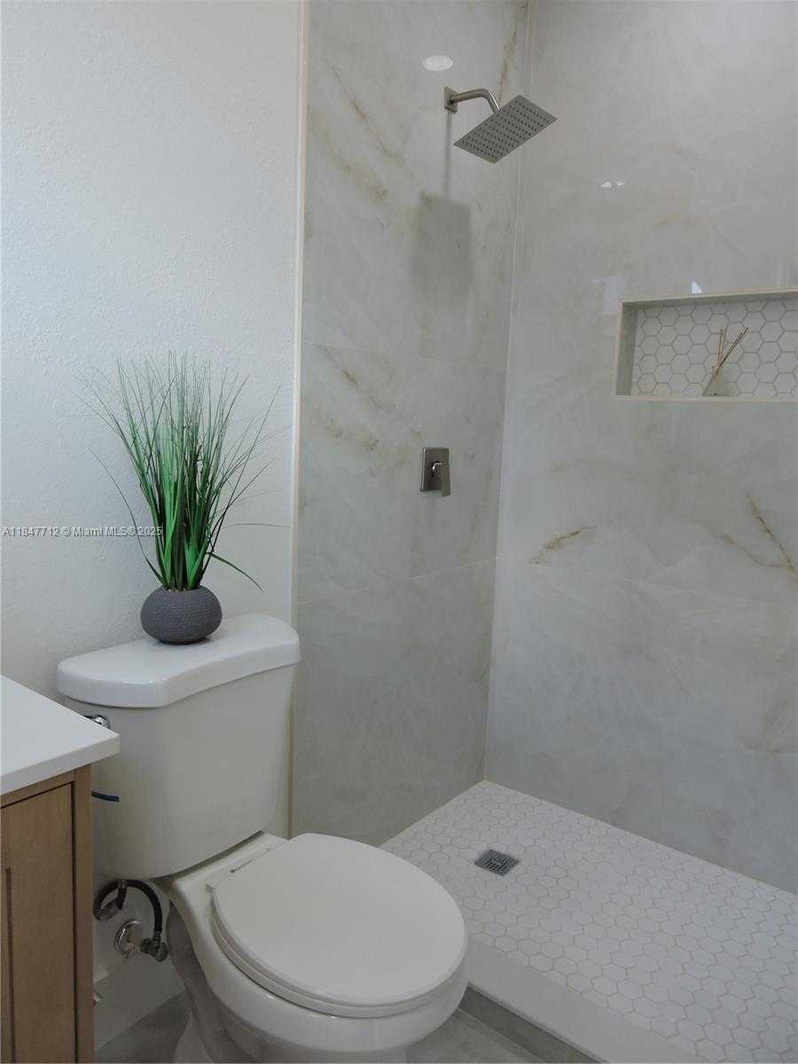 Small Image of 2040 NORTH WEST 185TH TER, Miami Gardens Number 19
