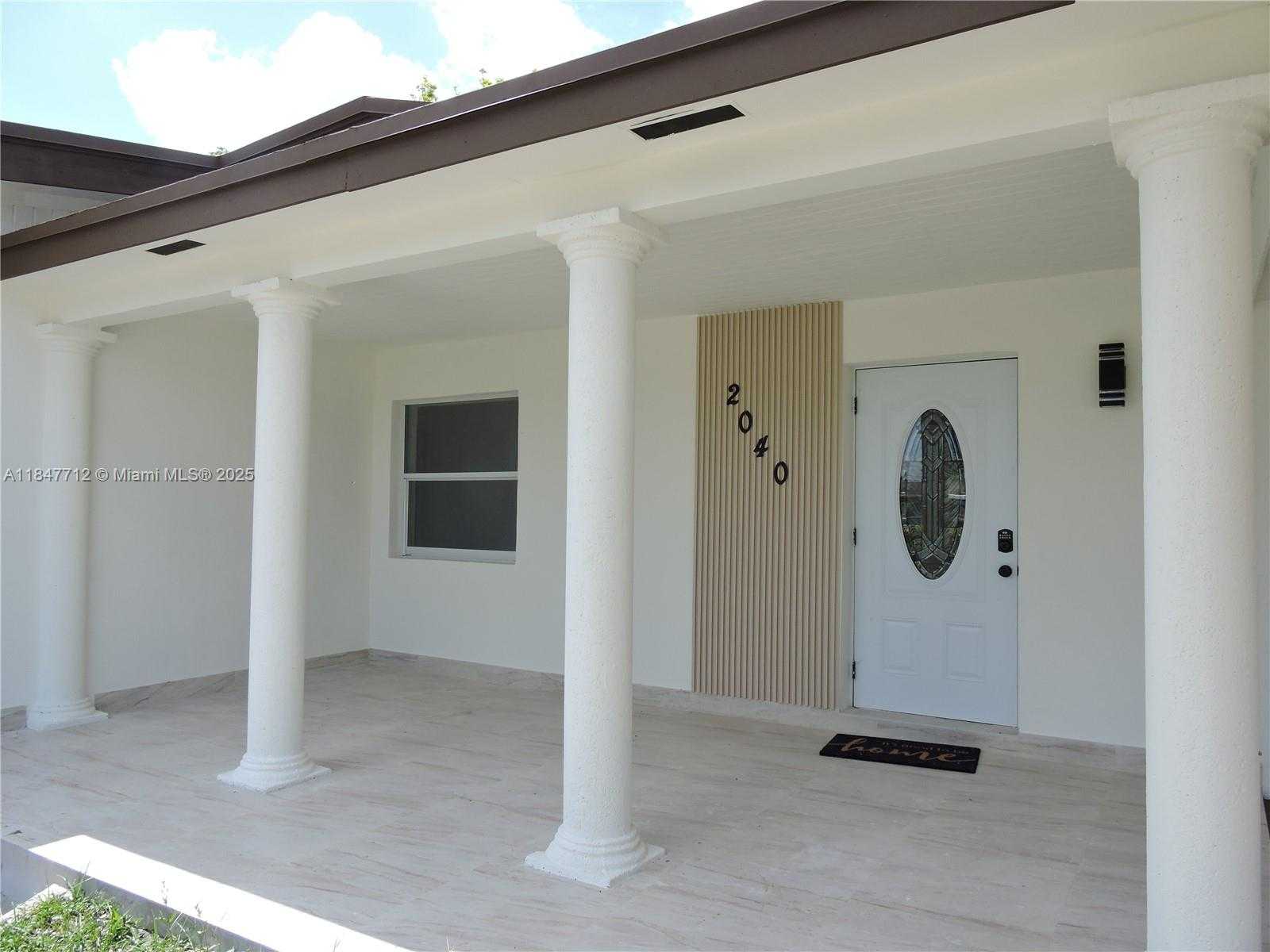 Small Image of 2040 NORTH WEST 185TH TER, Miami Gardens Number 2