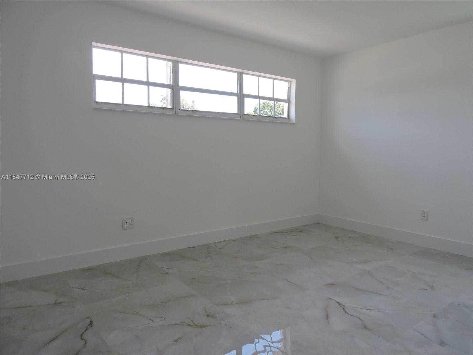 Small Image of 2040 NORTH WEST 185TH TER, Miami Gardens Number 22