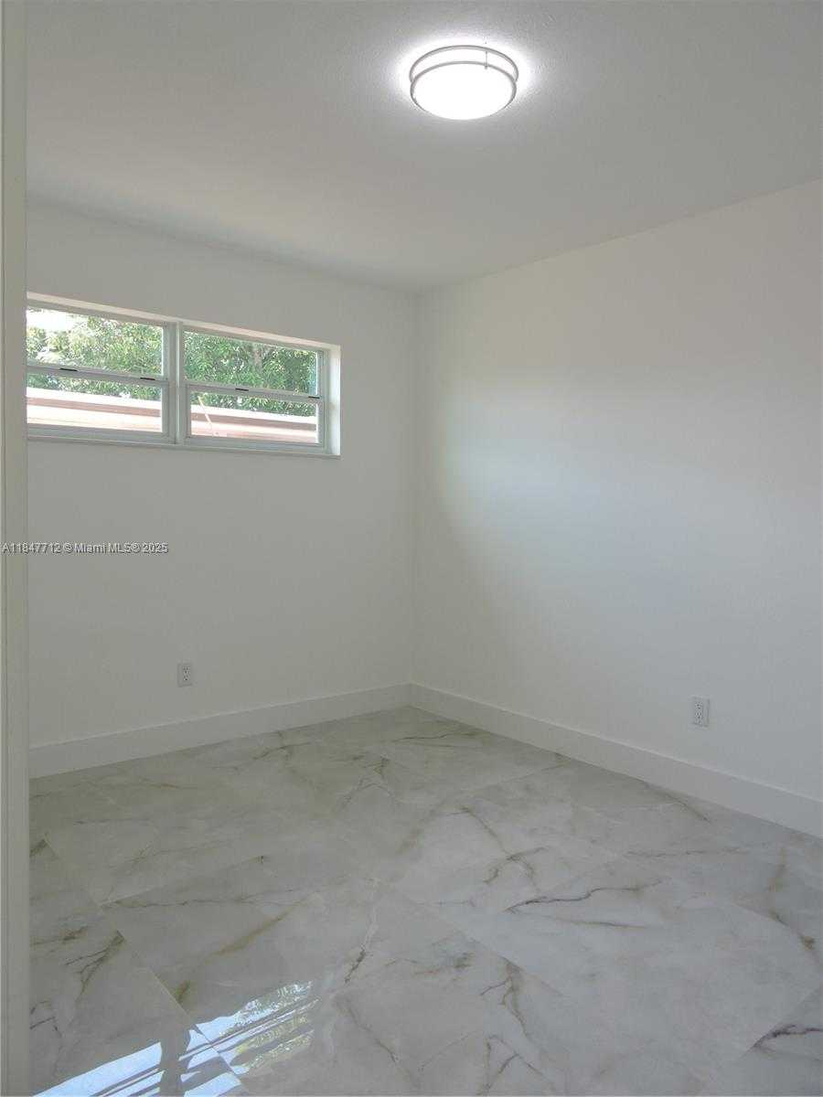 Small Image of 2040 NORTH WEST 185TH TER, Miami Gardens Number 27