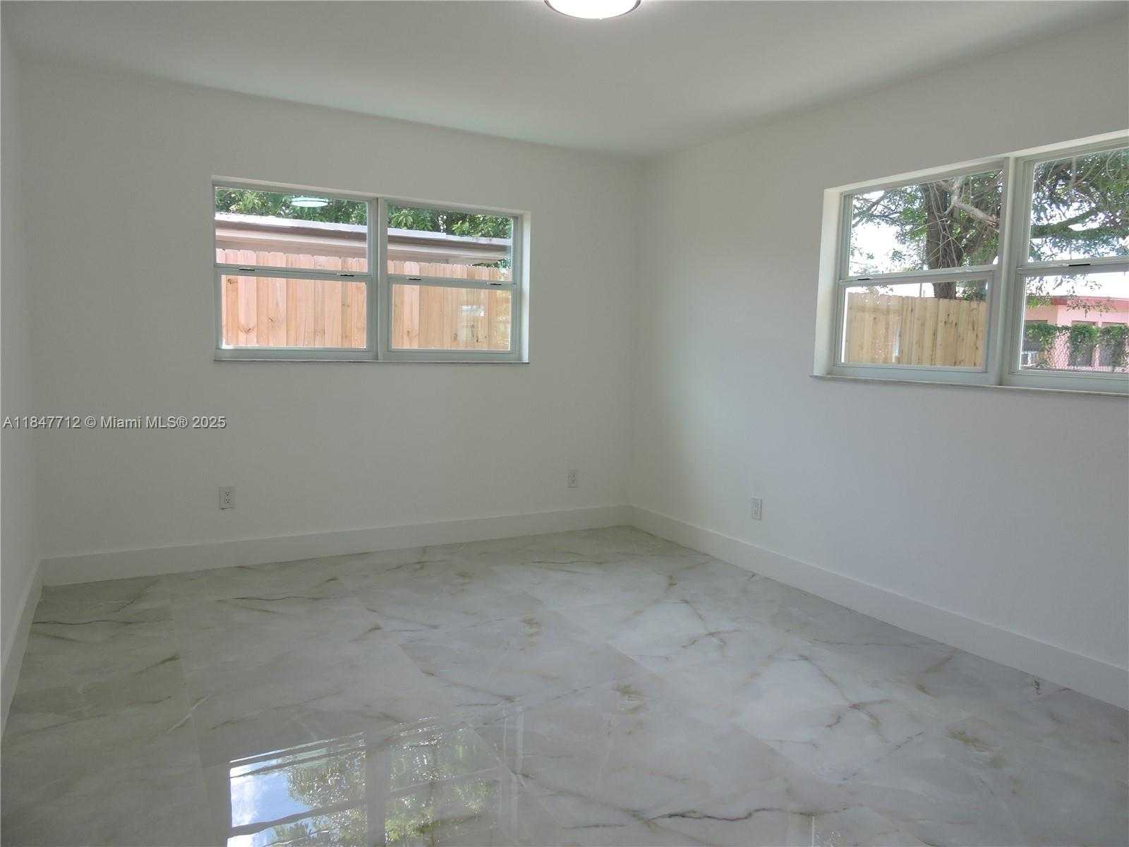 Small Image of 2040 NORTH WEST 185TH TER, Miami Gardens Number 32
