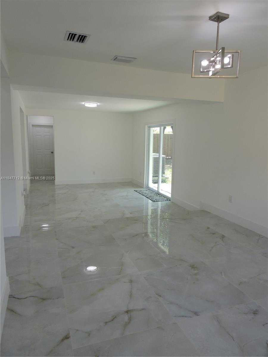 Small Image of 2040 NORTH WEST 185TH TER, Miami Gardens Number 36