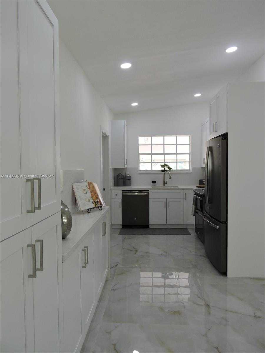 Small Image of 2040 NORTH WEST 185TH TER, Miami Gardens Number 42