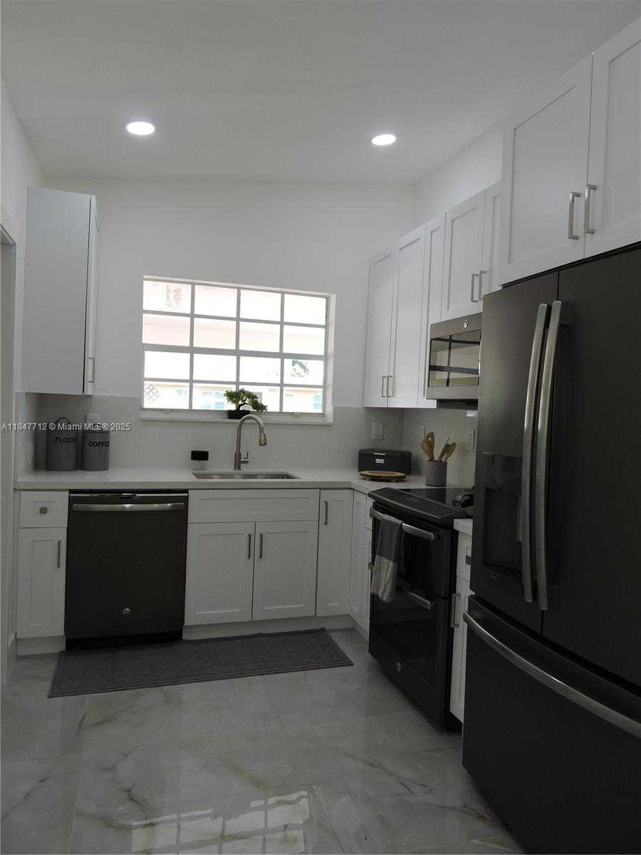 Small Image of 2040 NORTH WEST 185TH TER, Miami Gardens Number 43