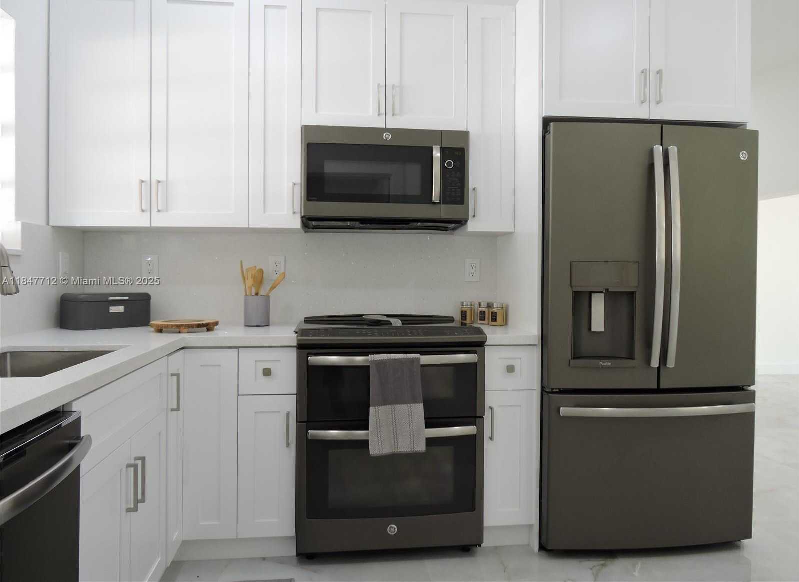 Small Image of 2040 NORTH WEST 185TH TER, Miami Gardens Number 45