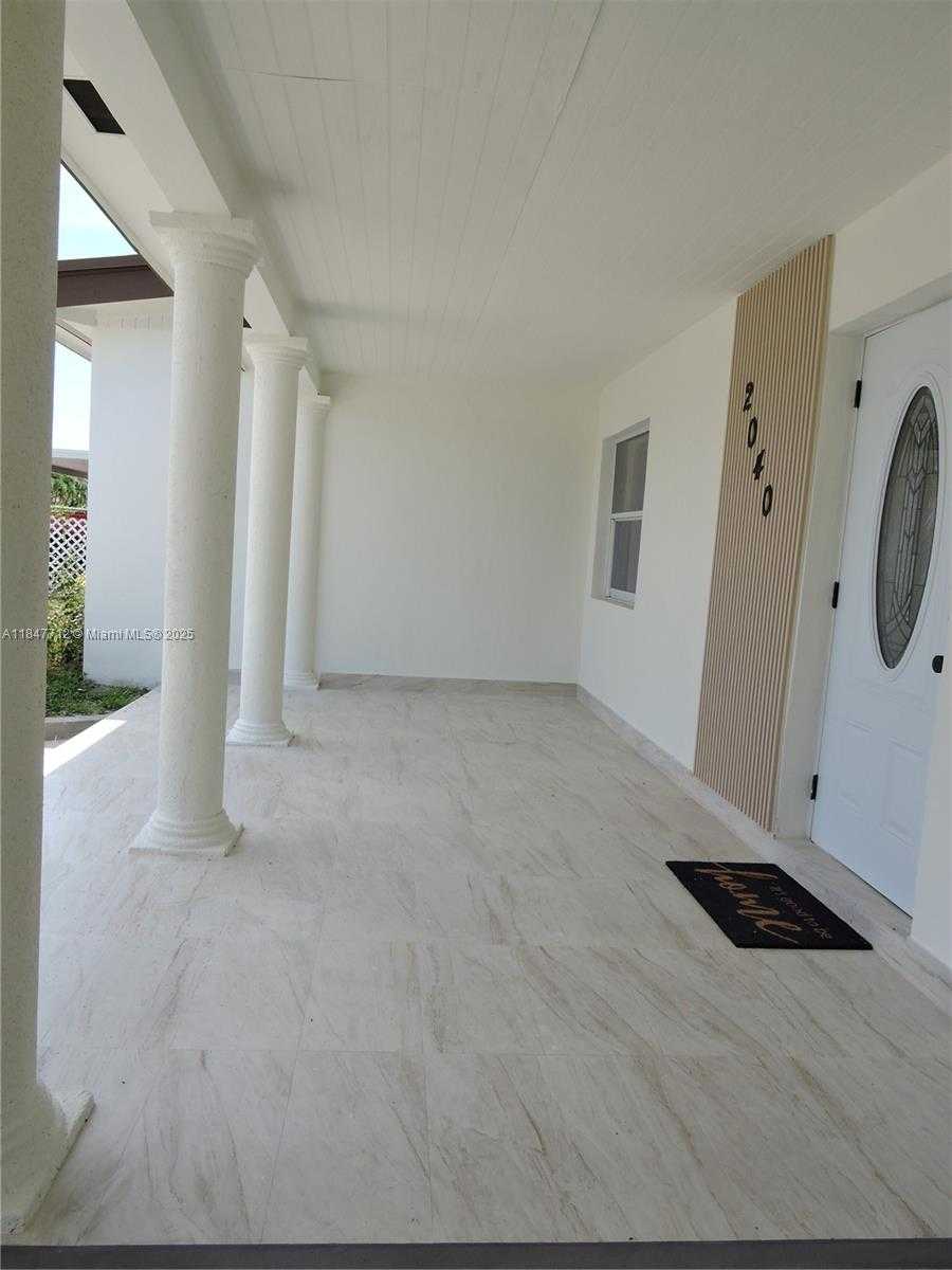 Small Image of 2040 NORTH WEST 185TH TER, Miami Gardens Number 7