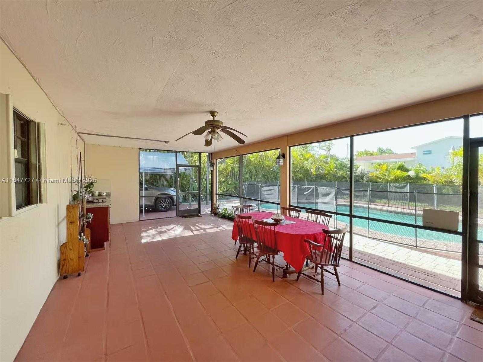 Small Image of 9131 SOUTH WEST 178TH TER, Palmetto Bay Number 19
