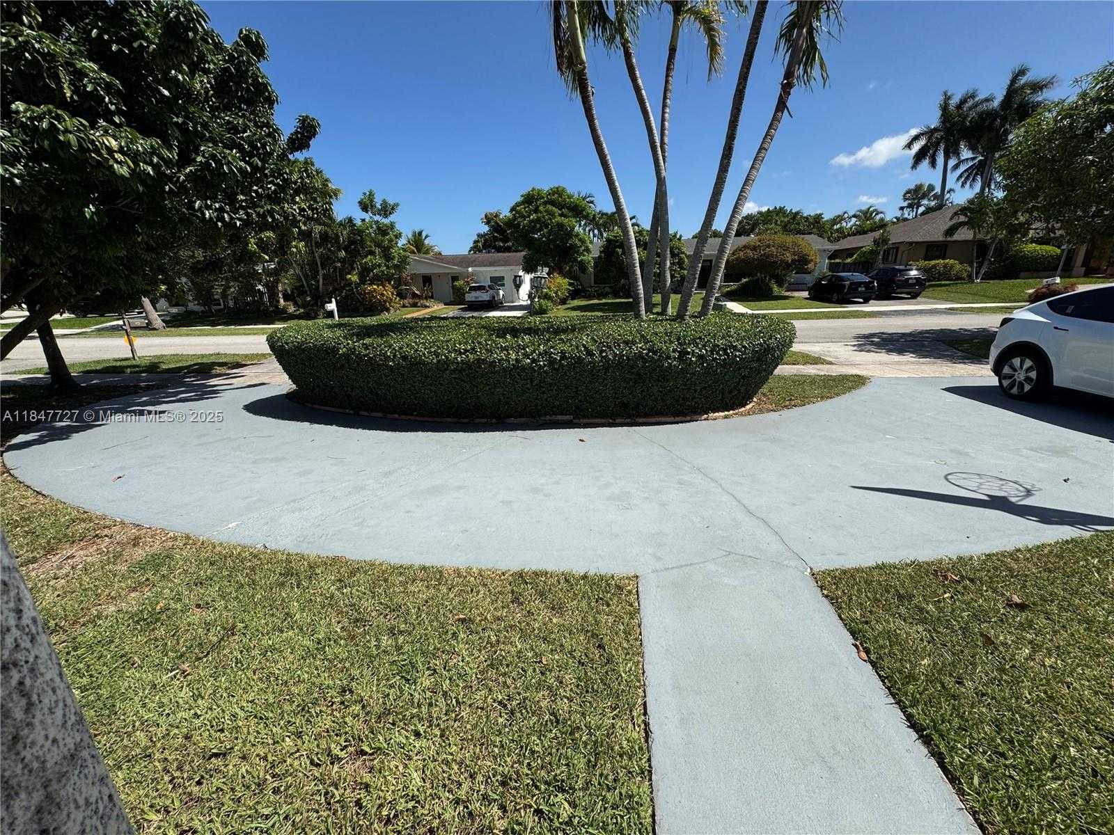 Small Image of 9131 SOUTH WEST 178TH TER, Palmetto Bay Number 2