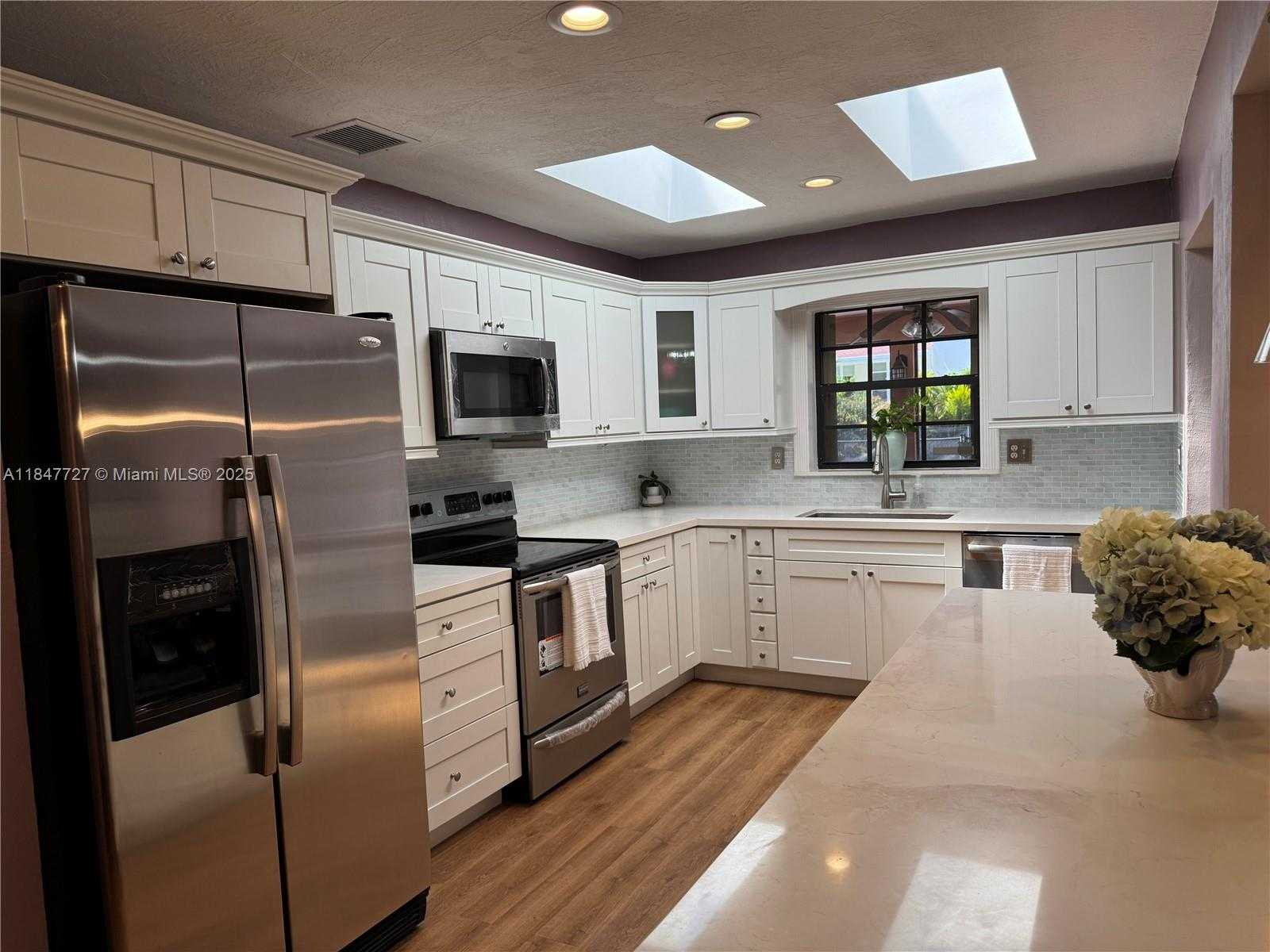 Small Image of 9131 SOUTH WEST 178TH TER, Palmetto Bay Number 3