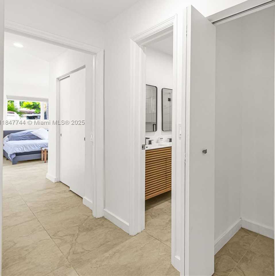 Small Image of 3246 PIERCE ST, Hollywood Number 13