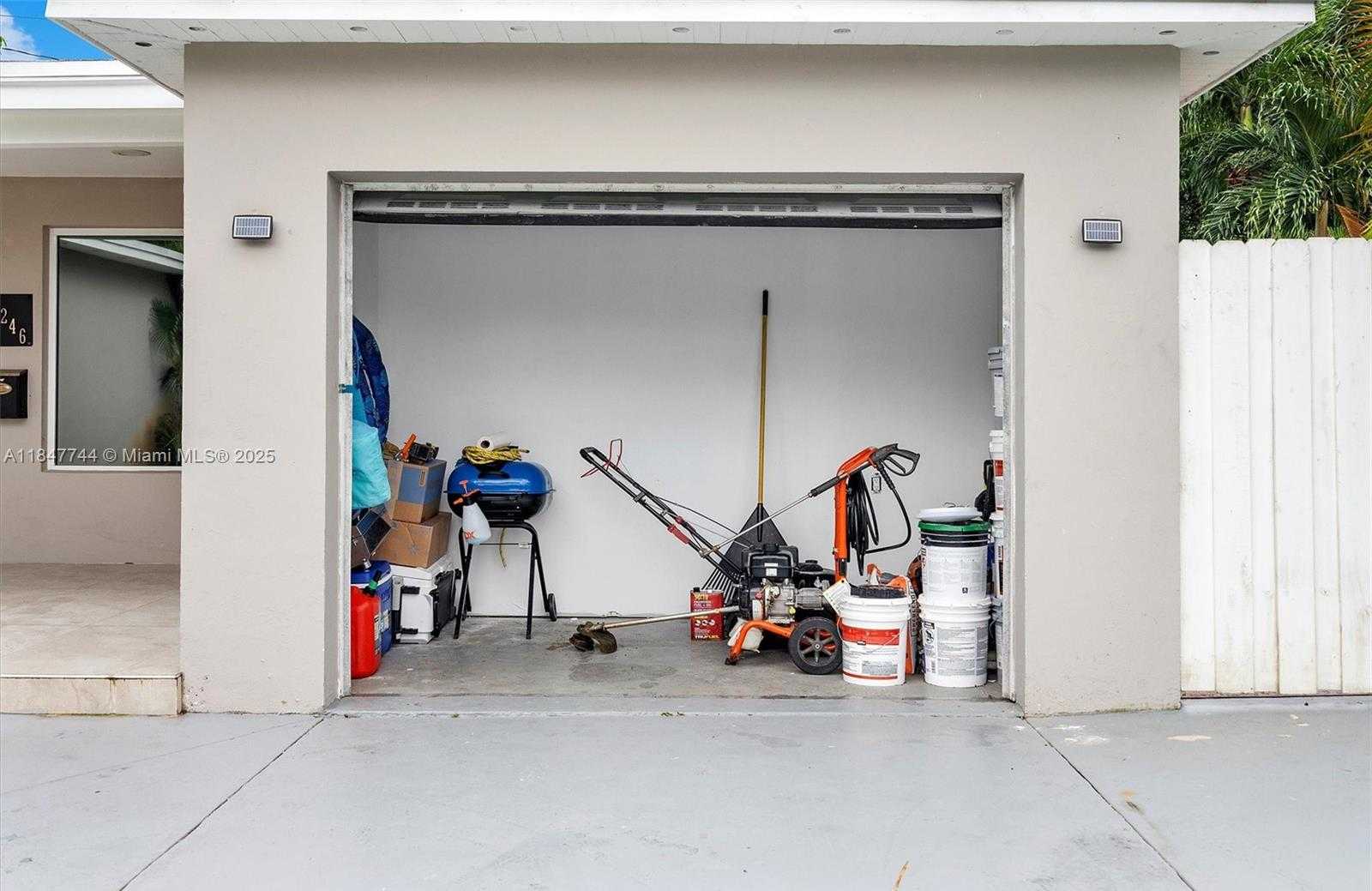 Small Image of 3246 PIERCE ST, Hollywood Number 37