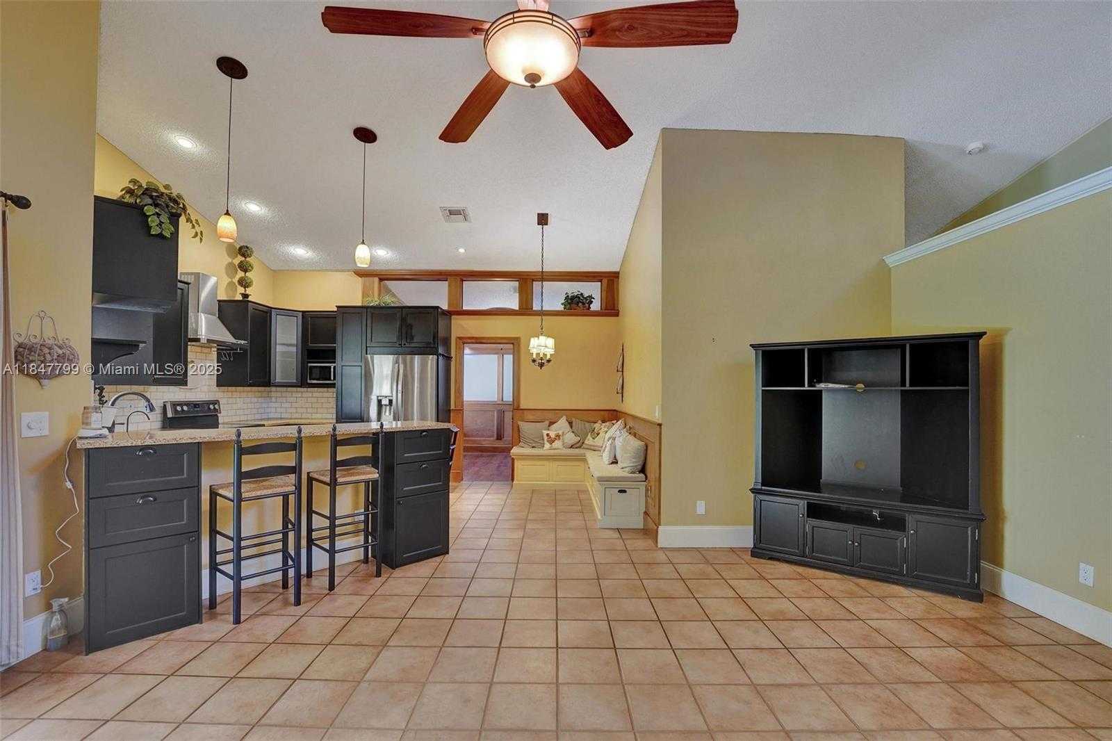 Small Image of 9682 RIDGECREST CT, Davie Number 10