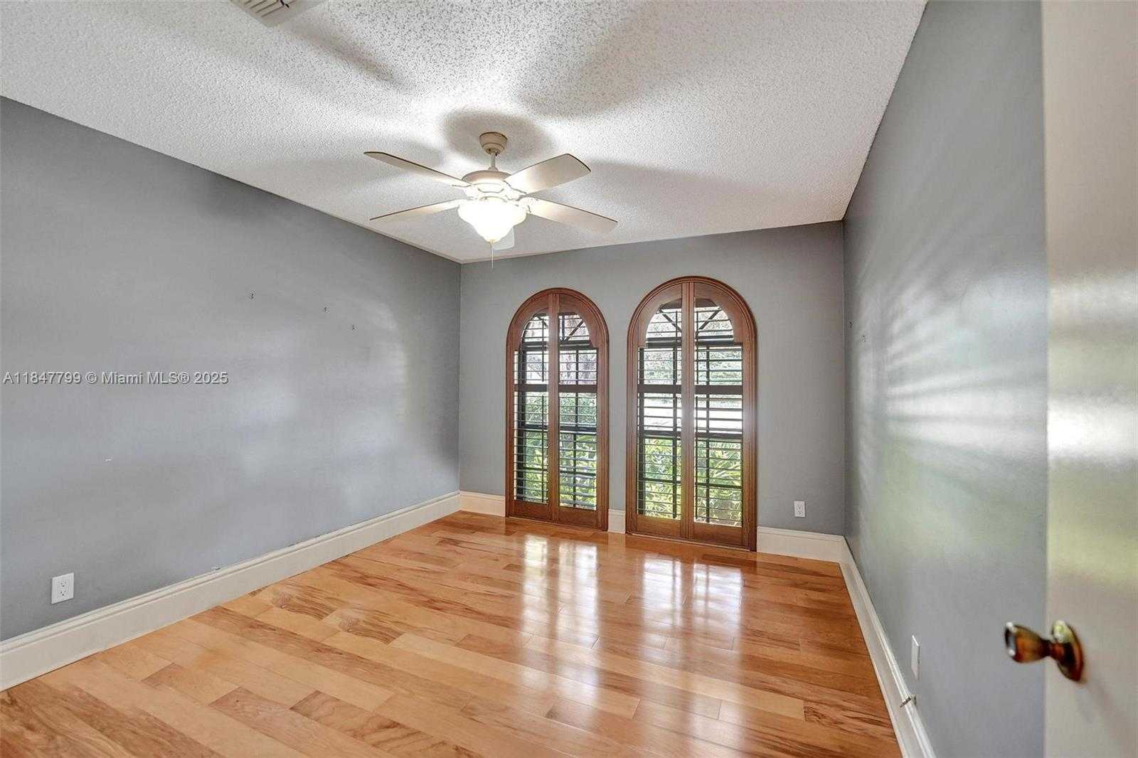 Small Image of 9682 RIDGECREST CT, Davie Number 19