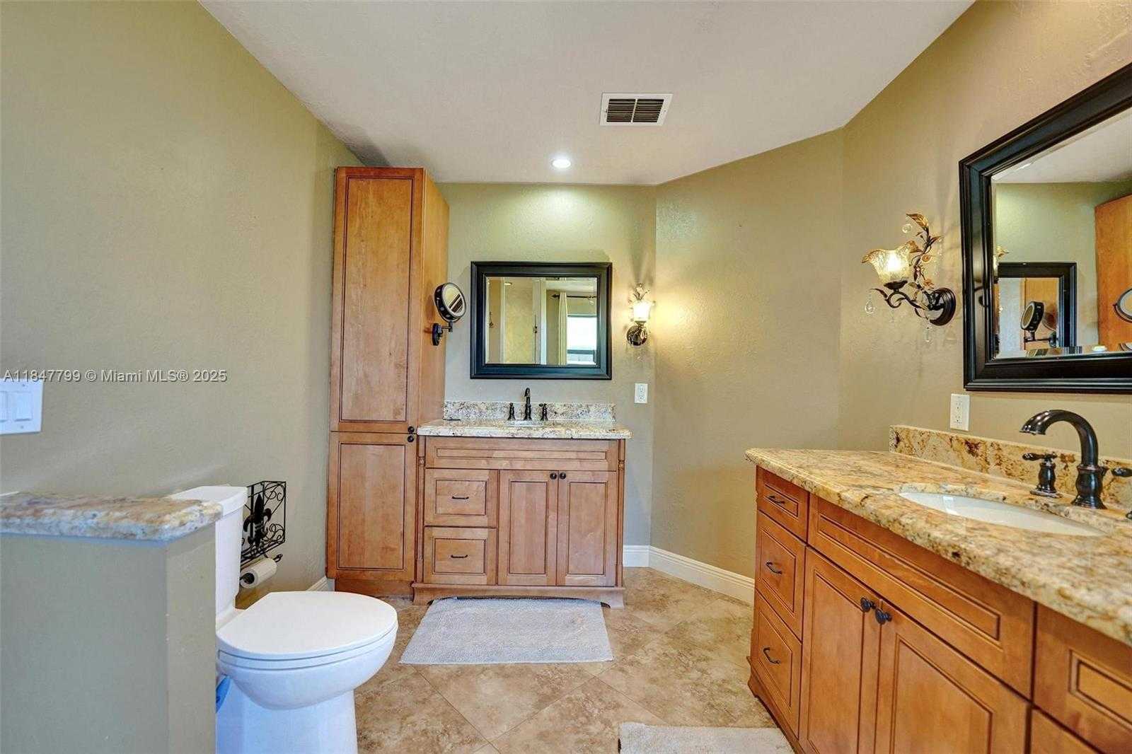 Small Image of 9682 RIDGECREST CT, Davie Number 27