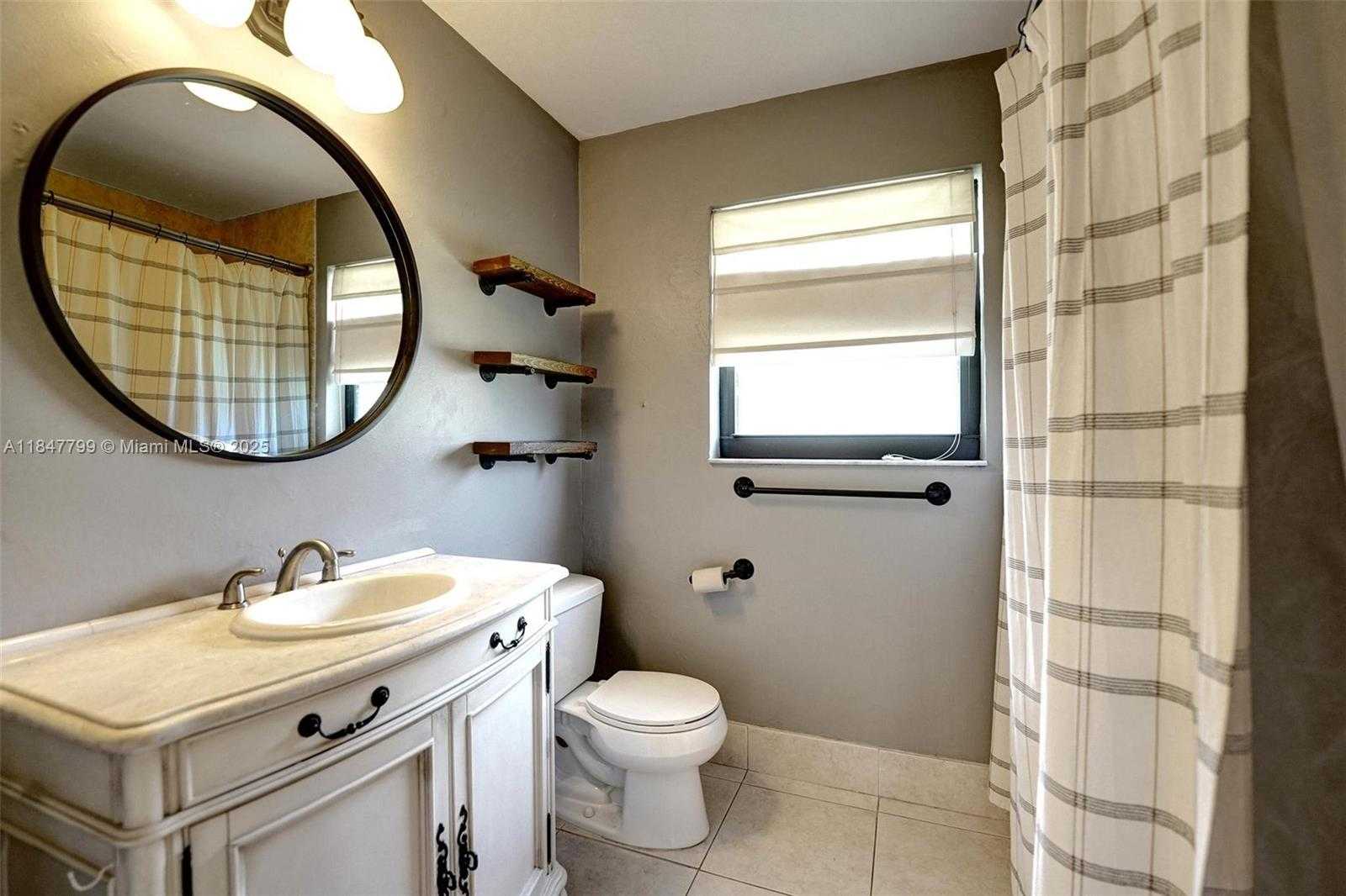 Small Image of 9682 RIDGECREST CT, Davie Number 30