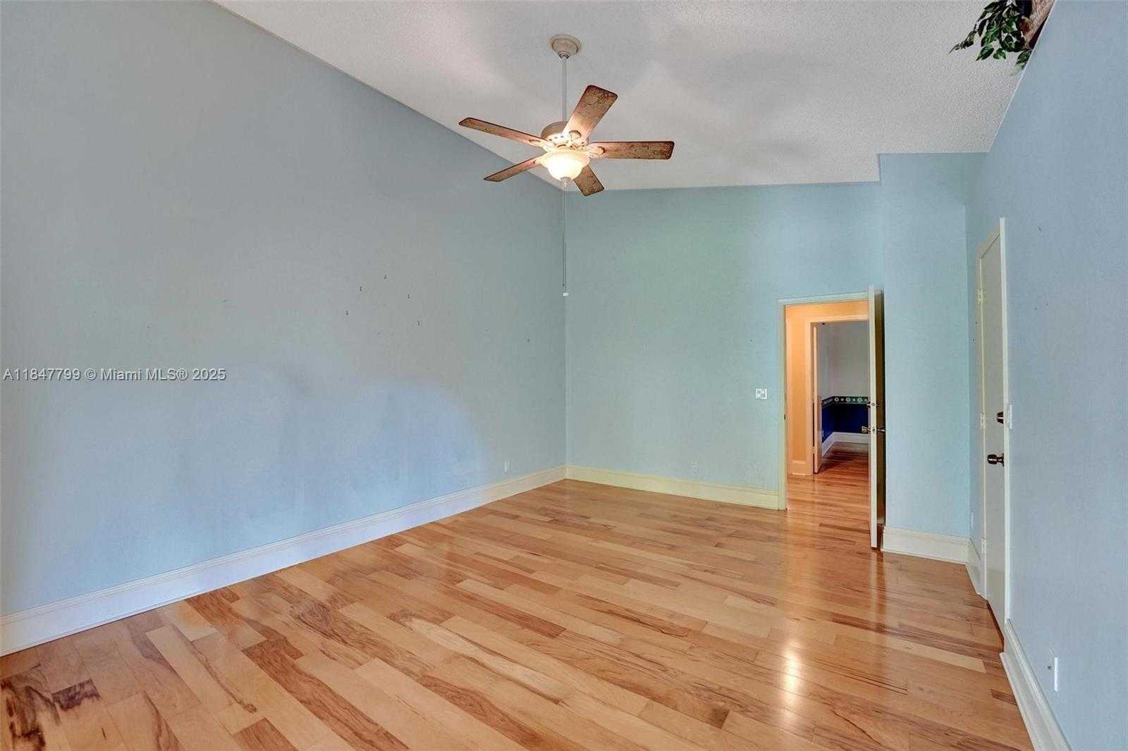 Small Image of 9682 RIDGECREST CT, Davie Number 33