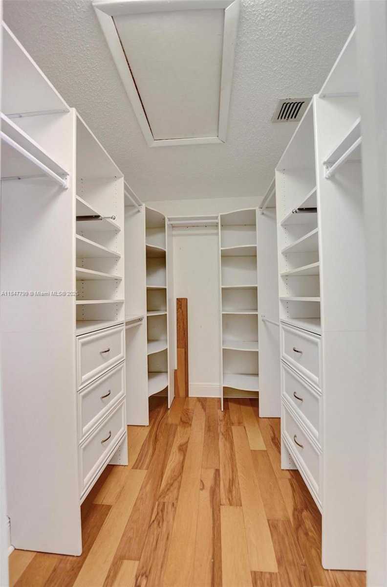 Small Image of 9682 RIDGECREST CT, Davie Number 35
