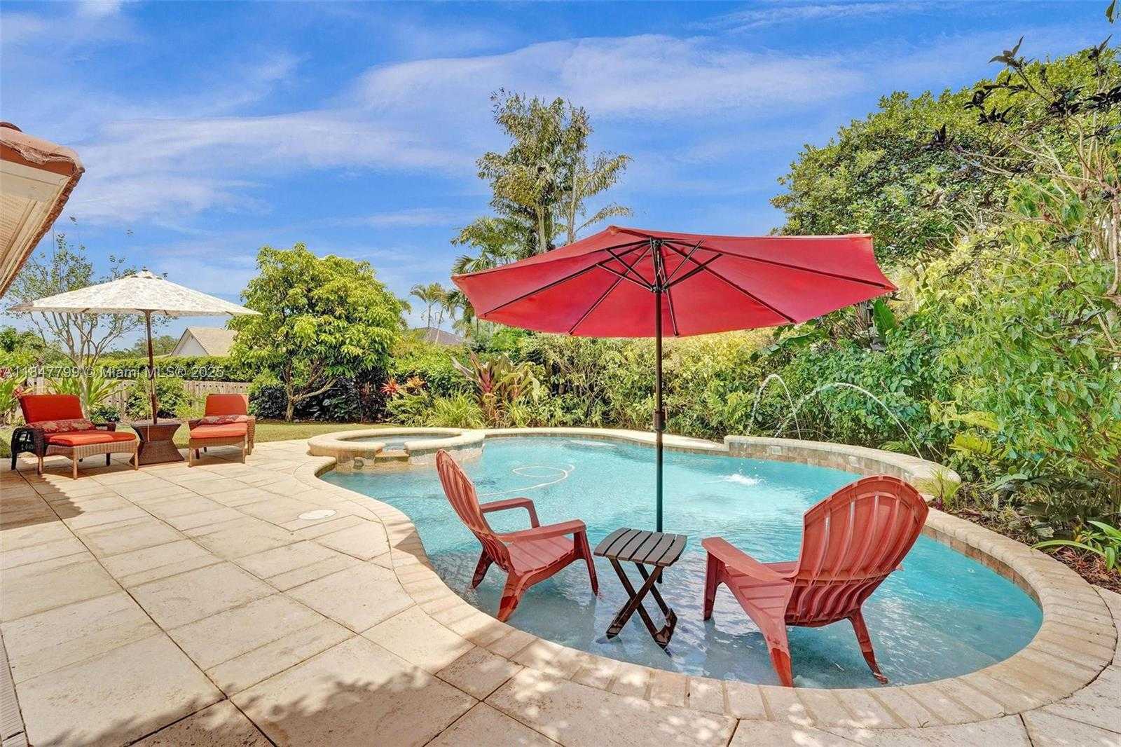 Small Image of 9682 RIDGECREST CT, Davie Number 4