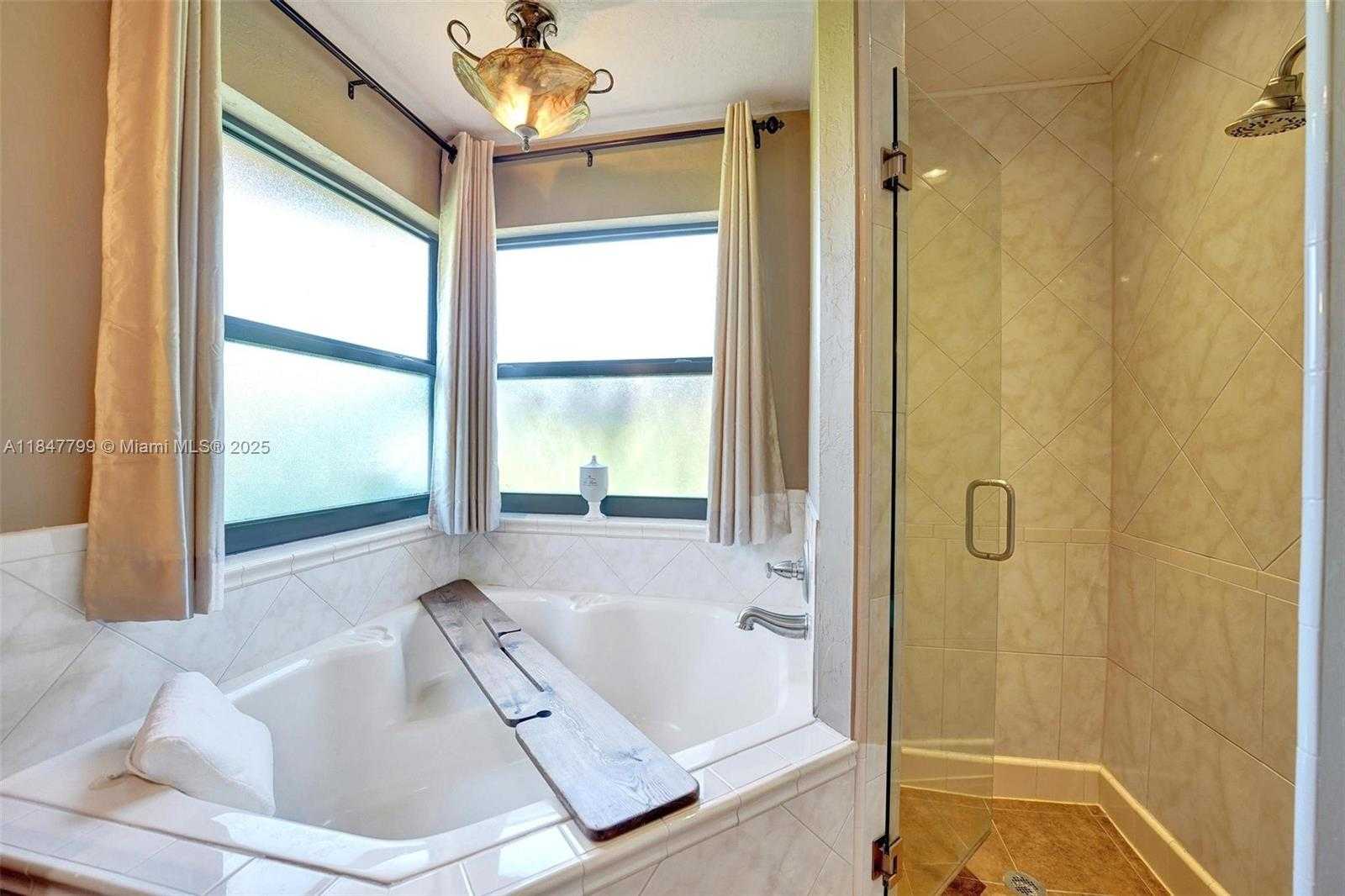 Small Image of 9682 RIDGECREST CT, Davie Number 40