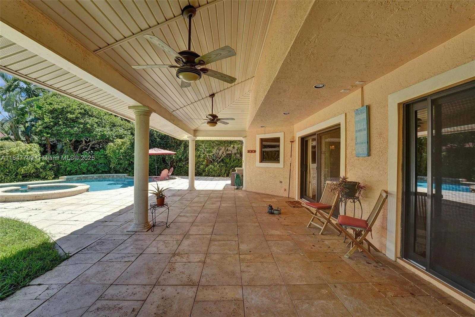 Small Image of 9682 RIDGECREST CT, Davie Number 7
