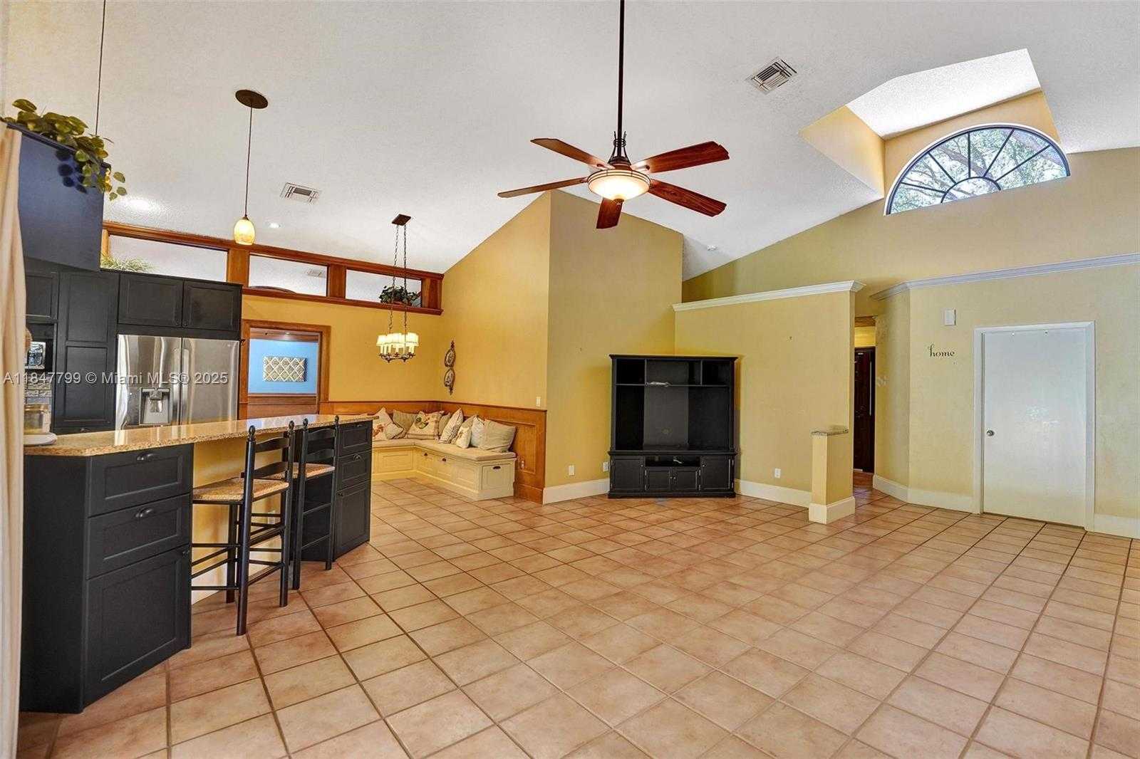 Small Image of 9682 RIDGECREST CT, Davie Number 8