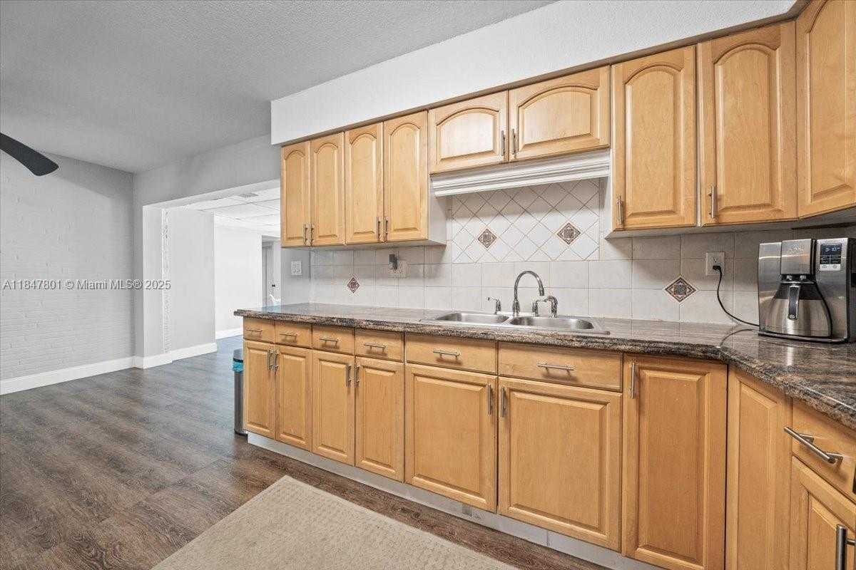 Small Image of 3751 NORTH EAST 16TH AVE, Pompano Beach Number 15