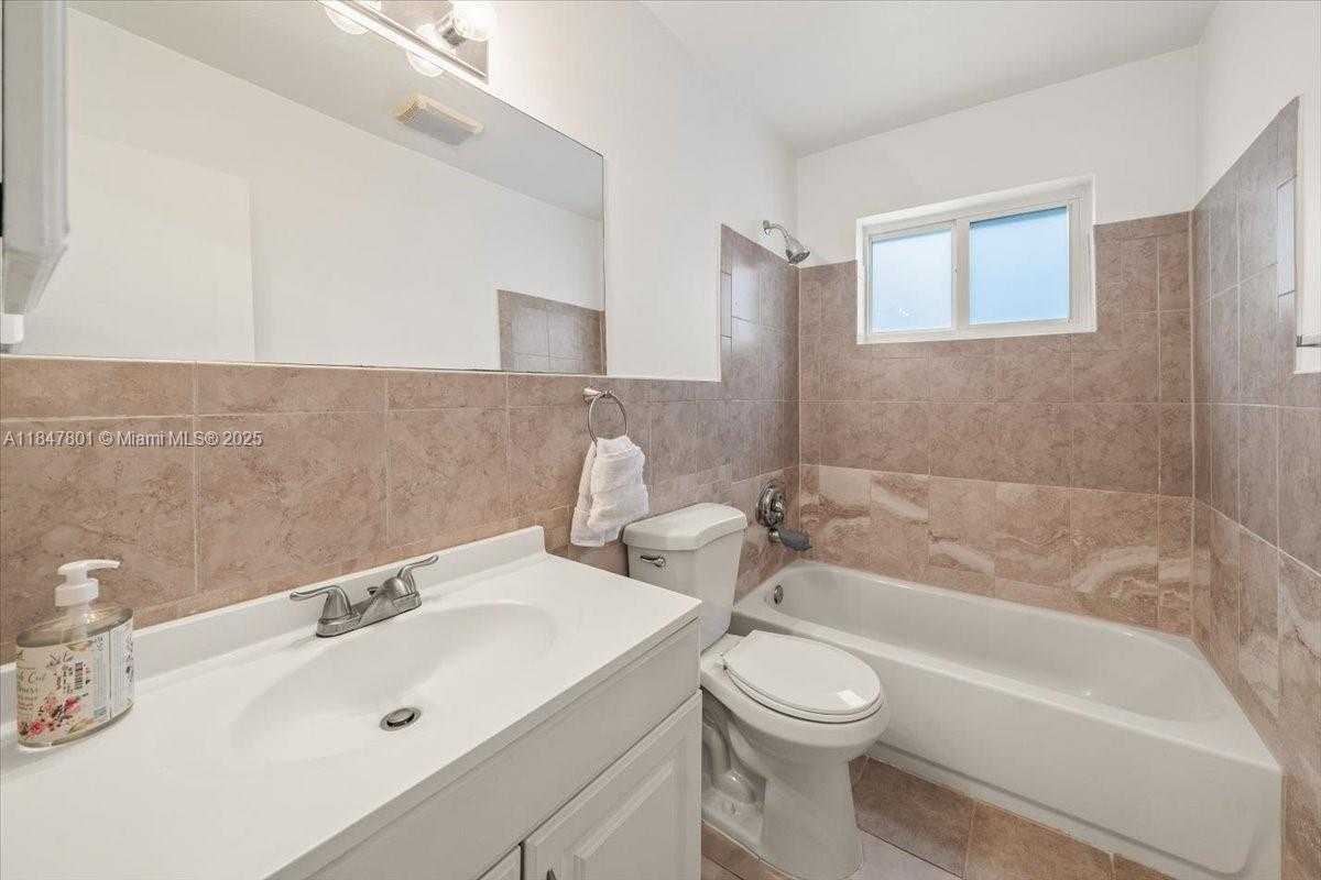 Small Image of 3751 NORTH EAST 16TH AVE, Pompano Beach Number 24