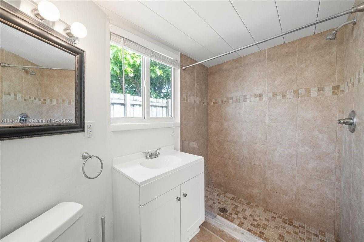 Small Image of 3751 NORTH EAST 16TH AVE, Pompano Beach Number 32