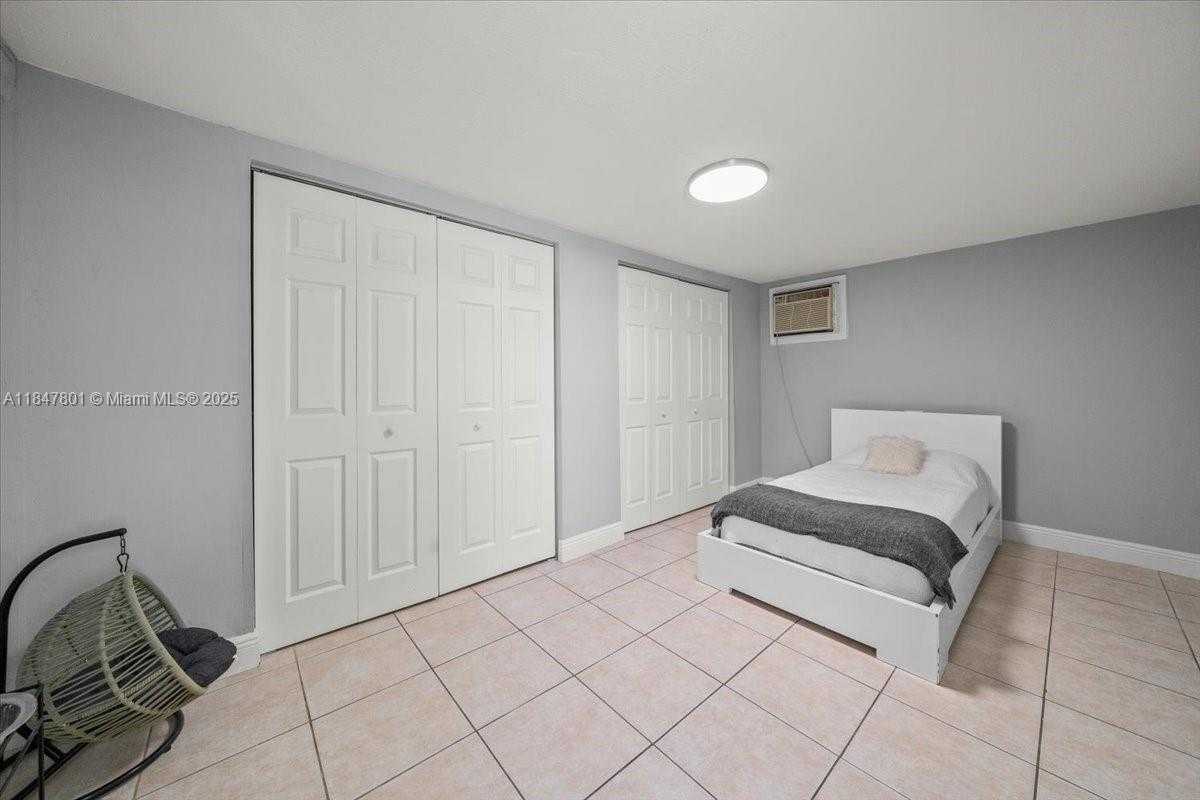 Small Image of 3751 NORTH EAST 16TH AVE, Pompano Beach Number 35