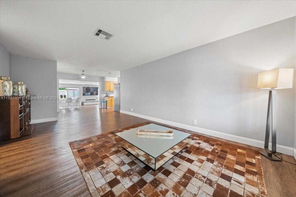 Small Image of 3751 NORTH EAST 16TH AVE, Pompano Beach Number 5