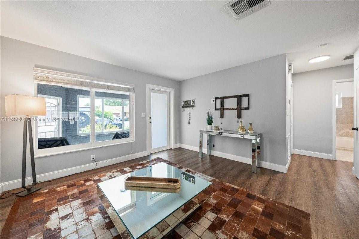 Small Image of 3751 NORTH EAST 16TH AVE, Pompano Beach Number 8