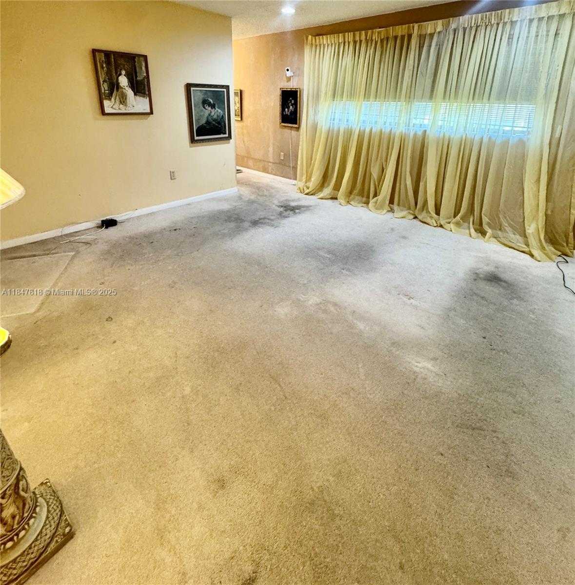 Small Image of 10450 SOUTH WEST 19TH ST, Miami Number 24