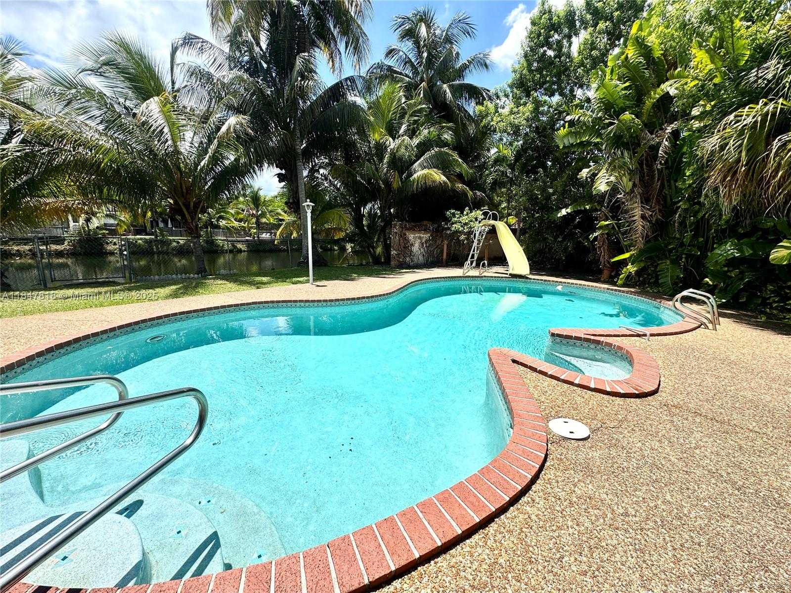 Small Image of 10450 SOUTH WEST 19TH ST, Miami Number 5