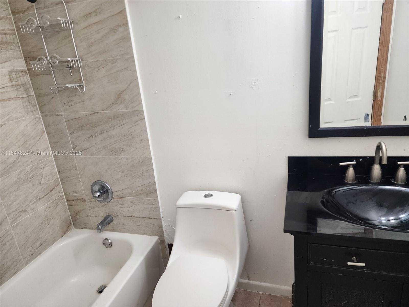 Small Image of 2623 HARDING ST, Hollywood Number 13