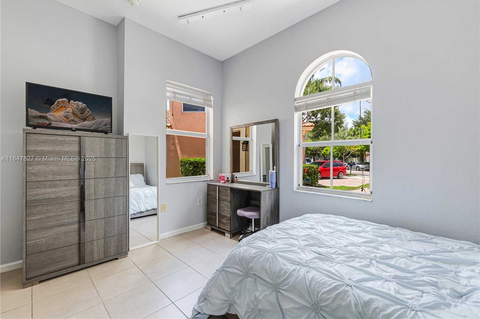 Small Image of 3910 NORTH EAST 10TH DR, Homestead Number 16