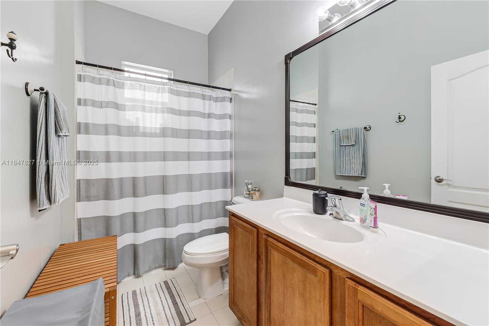 Small Image of 3910 NORTH EAST 10TH DR, Homestead Number 19