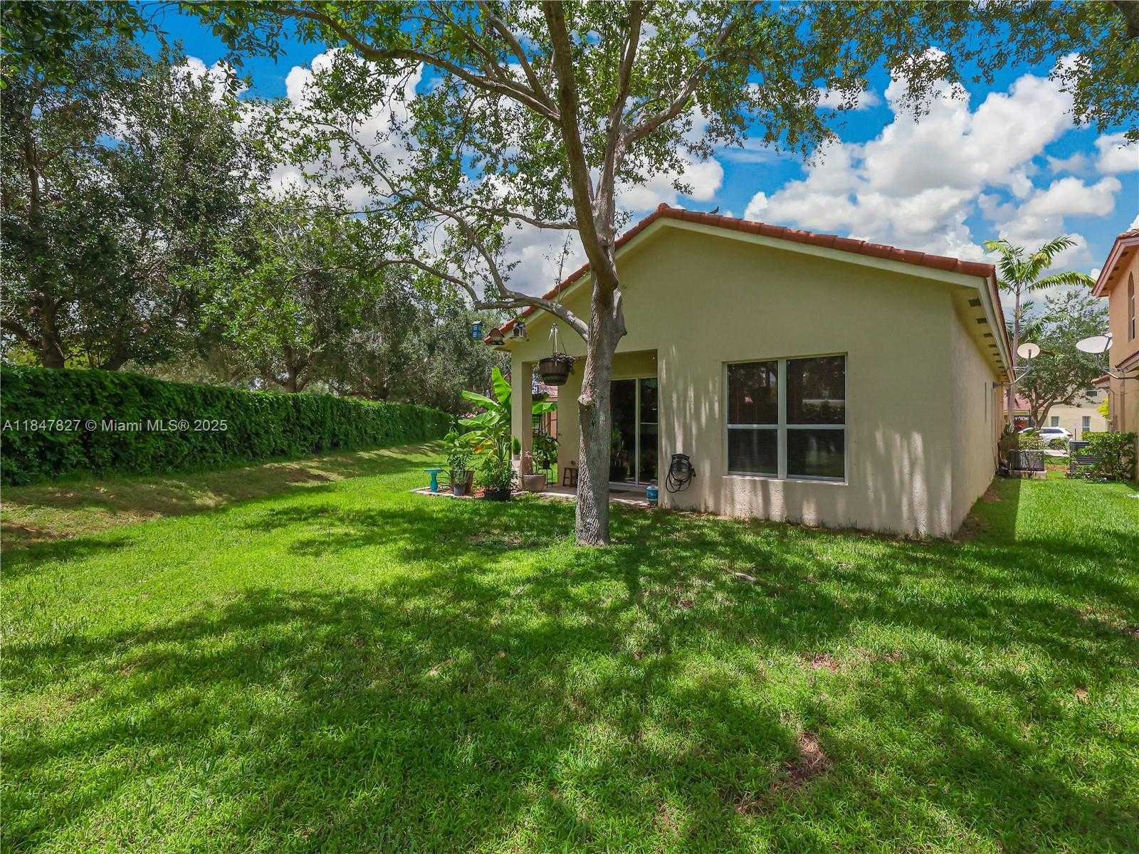 Small Image of 3910 NORTH EAST 10TH DR, Homestead Number 24