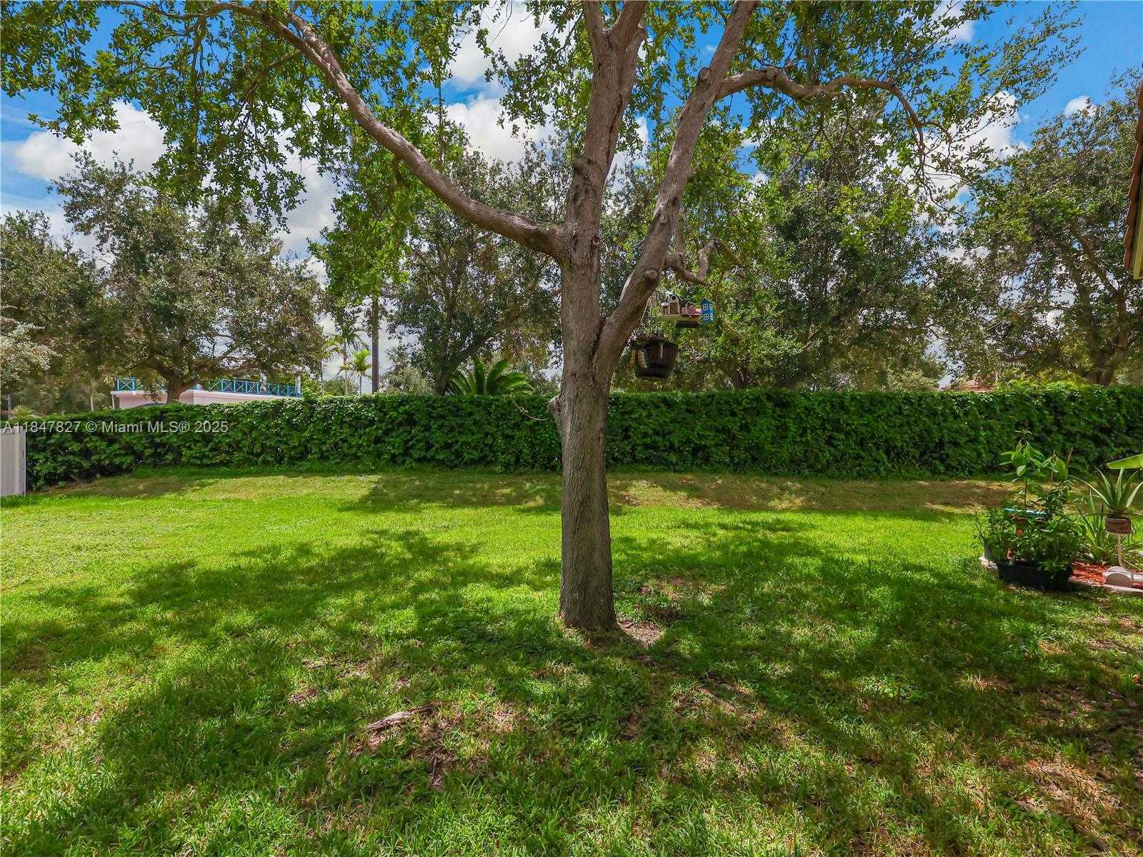 Small Image of 3910 NORTH EAST 10TH DR, Homestead Number 25