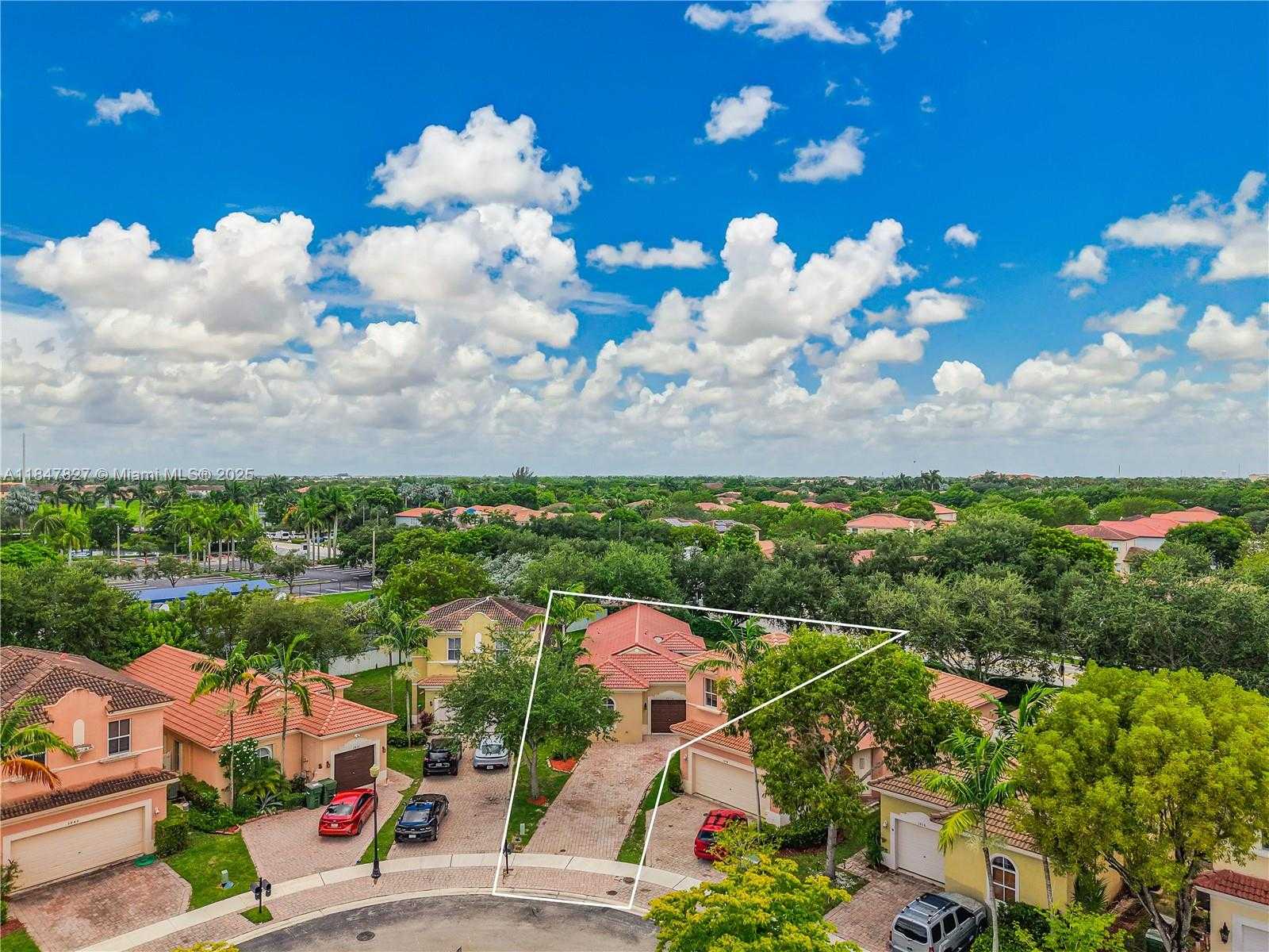 Small Image of 3910 NORTH EAST 10TH DR, Homestead Number 26