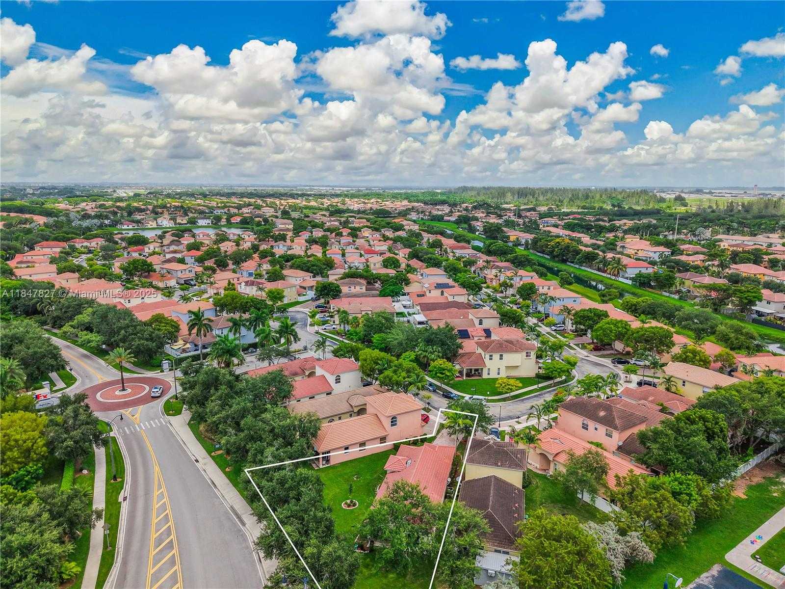 Small Image of 3910 NORTH EAST 10TH DR, Homestead Number 27