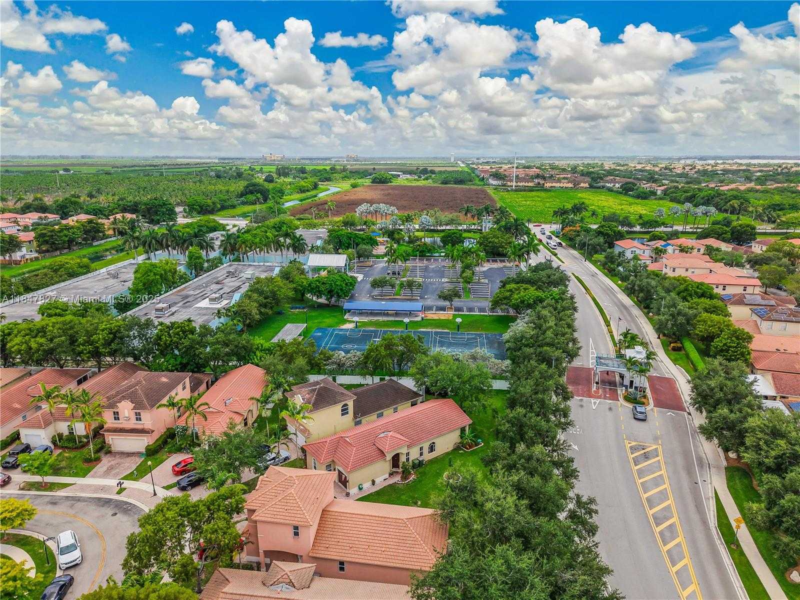 Small Image of 3910 NORTH EAST 10TH DR, Homestead Number 30