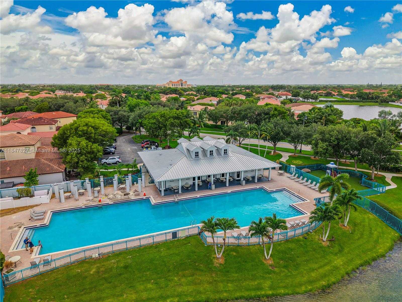 Small Image of 3910 NORTH EAST 10TH DR, Homestead Number 36