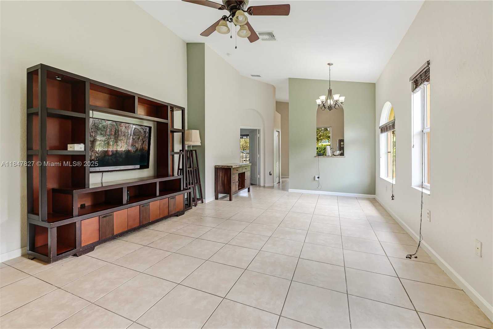Small Image of 3910 NORTH EAST 10TH DR, Homestead Number 4
