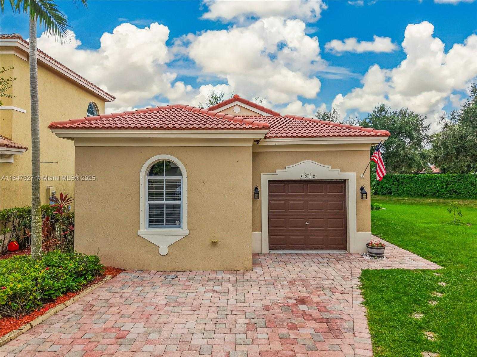 Small Image of 3910 NORTH EAST 10TH DR, Homestead Number 41