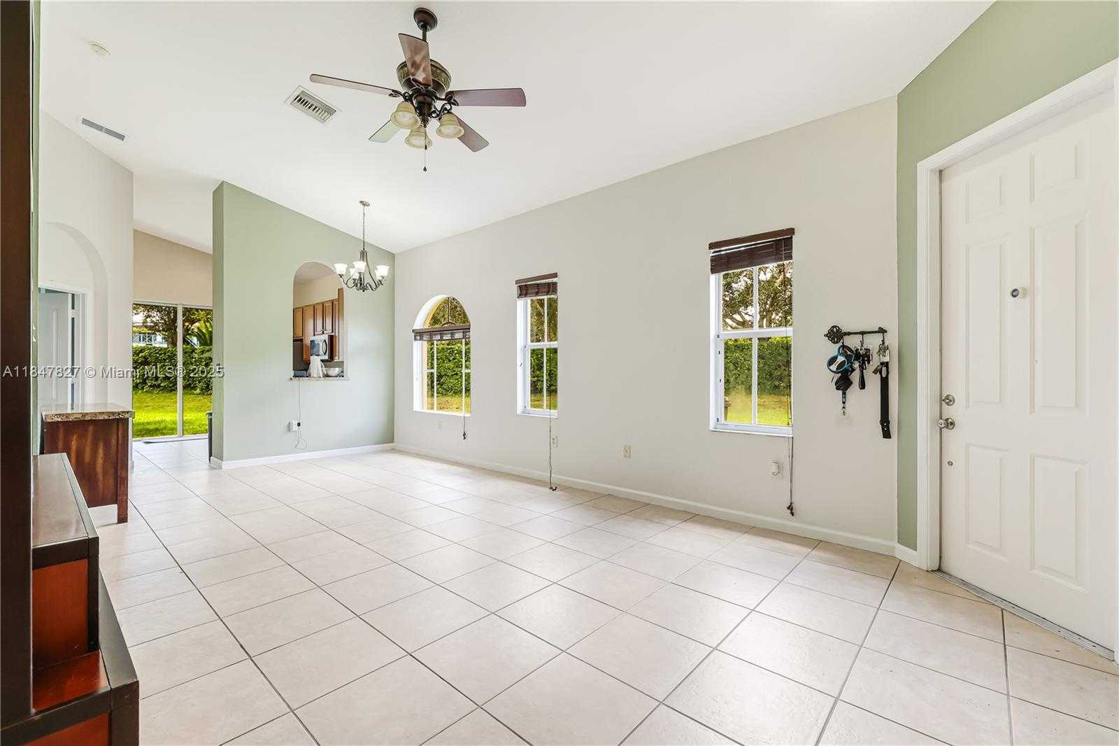 Small Image of 3910 NORTH EAST 10TH DR, Homestead Number 6