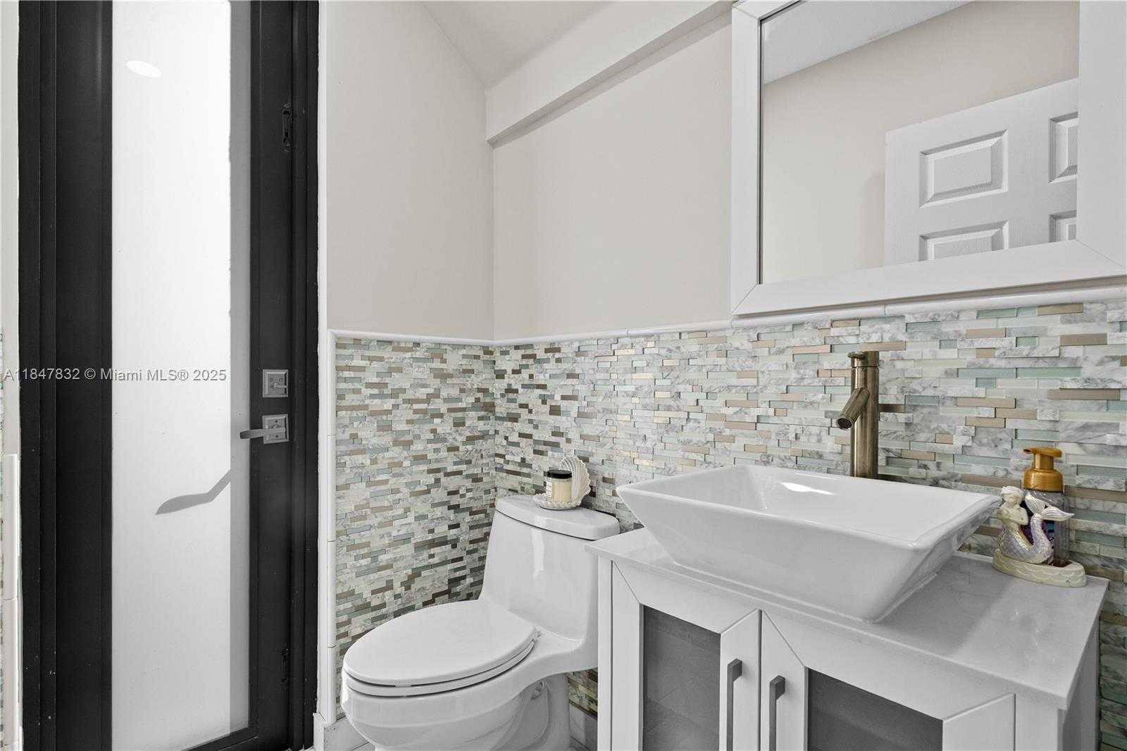 Small Image of 8776 WEST 33RD AVE, Hialeah Number 12