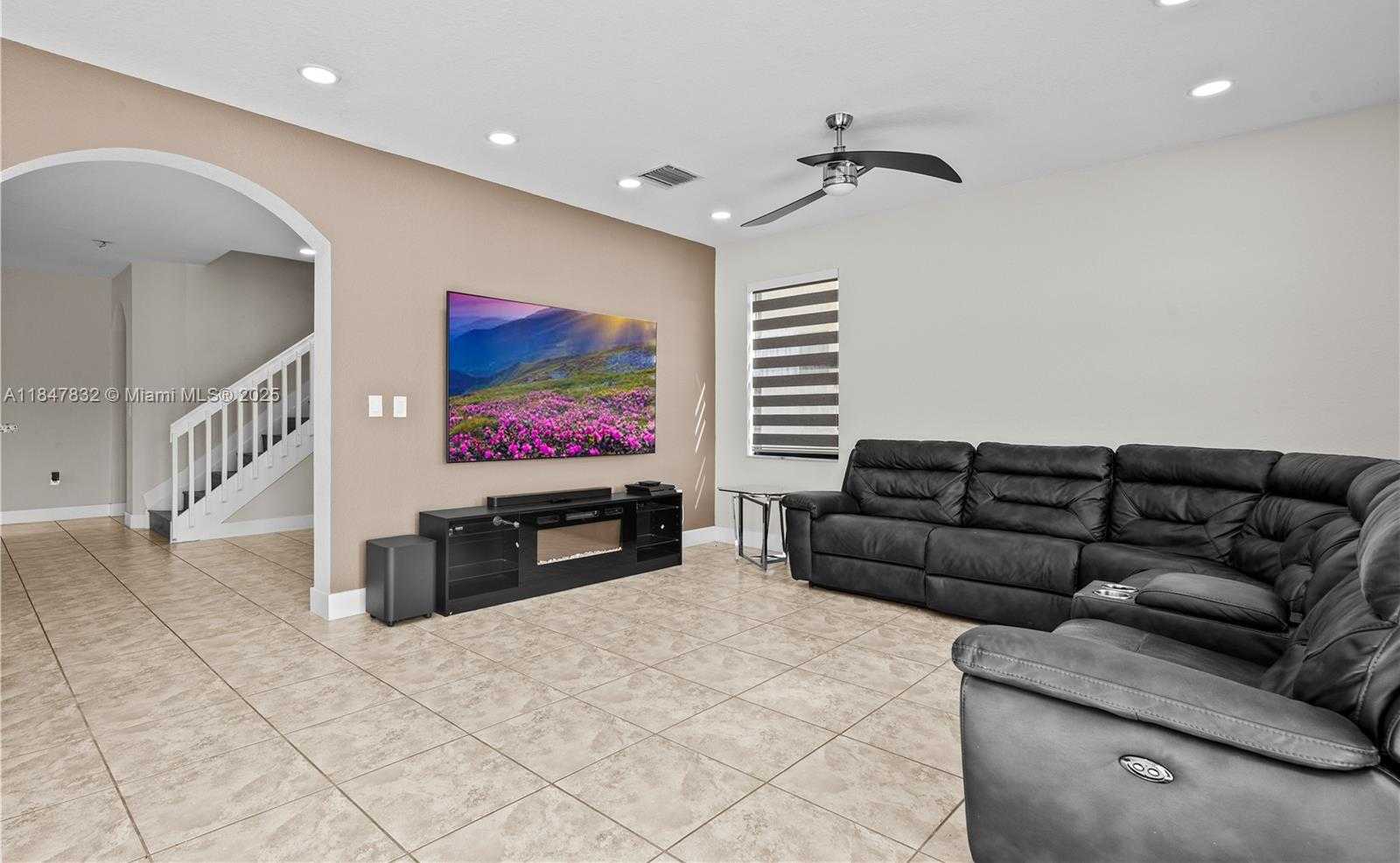 Small Image of 8776 WEST 33RD AVE, Hialeah Number 13