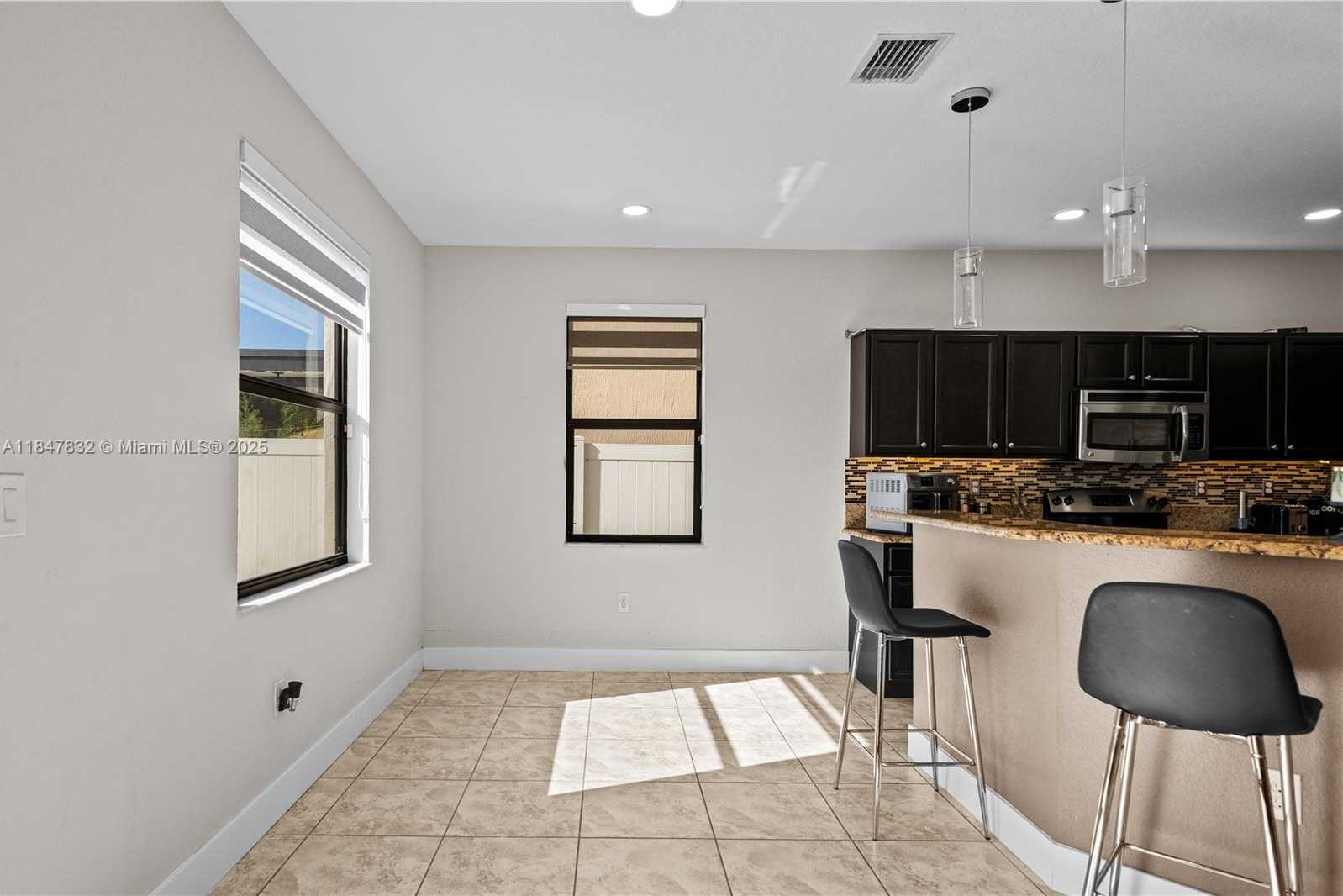 Small Image of 8776 WEST 33RD AVE, Hialeah Number 18