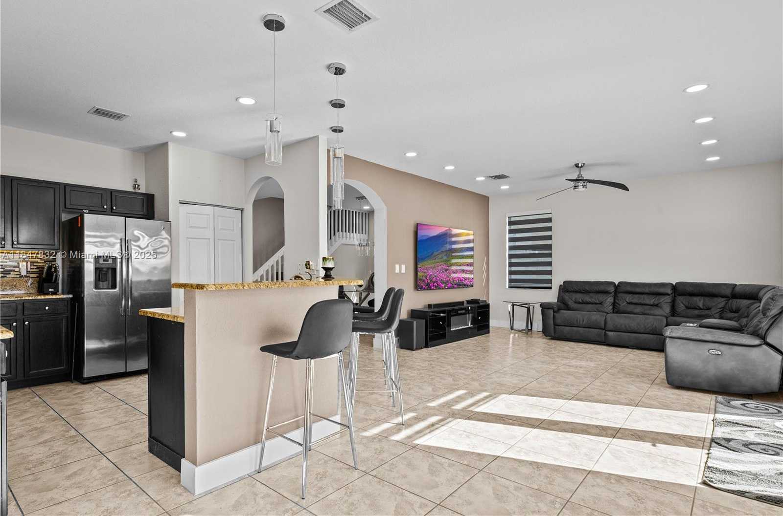 Small Image of 8776 WEST 33RD AVE, Hialeah Number 19